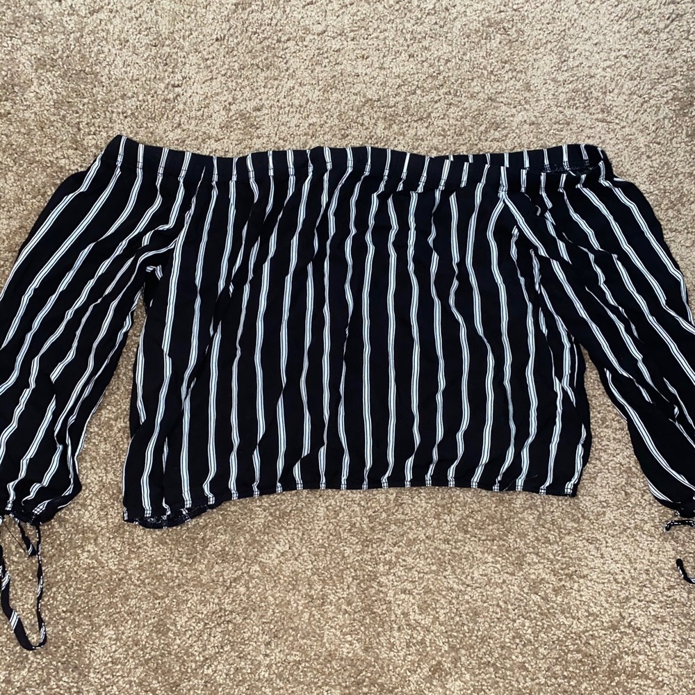 Forever 21 Black and White Stripe Crop Top